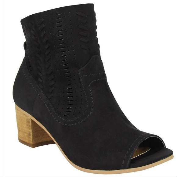 Not Rated Shoes - Not Rated Stacked Heel Peep Toe Bootie